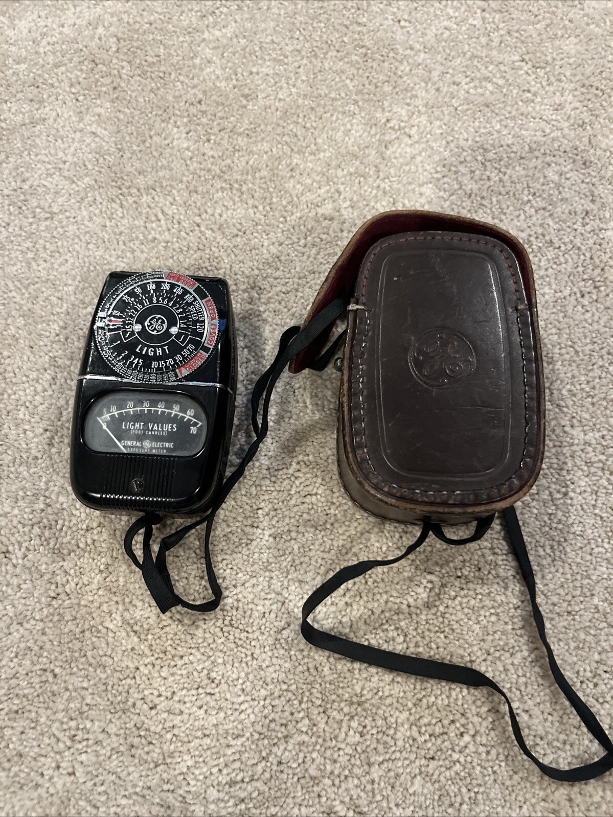 GE Light Exposure Meter Model 8DW58Y4 with Case