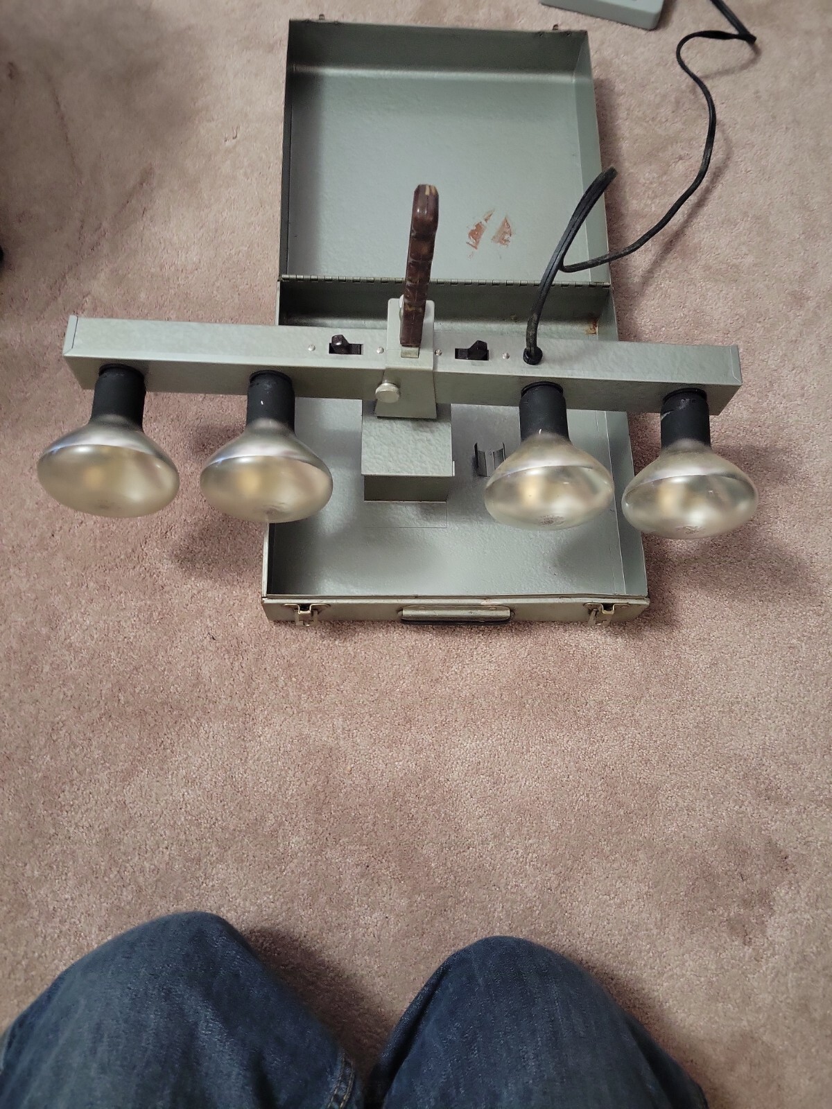 Vtg Chicago Kitchenware Metal Light Bar 4 bulb base Dual Switch with case