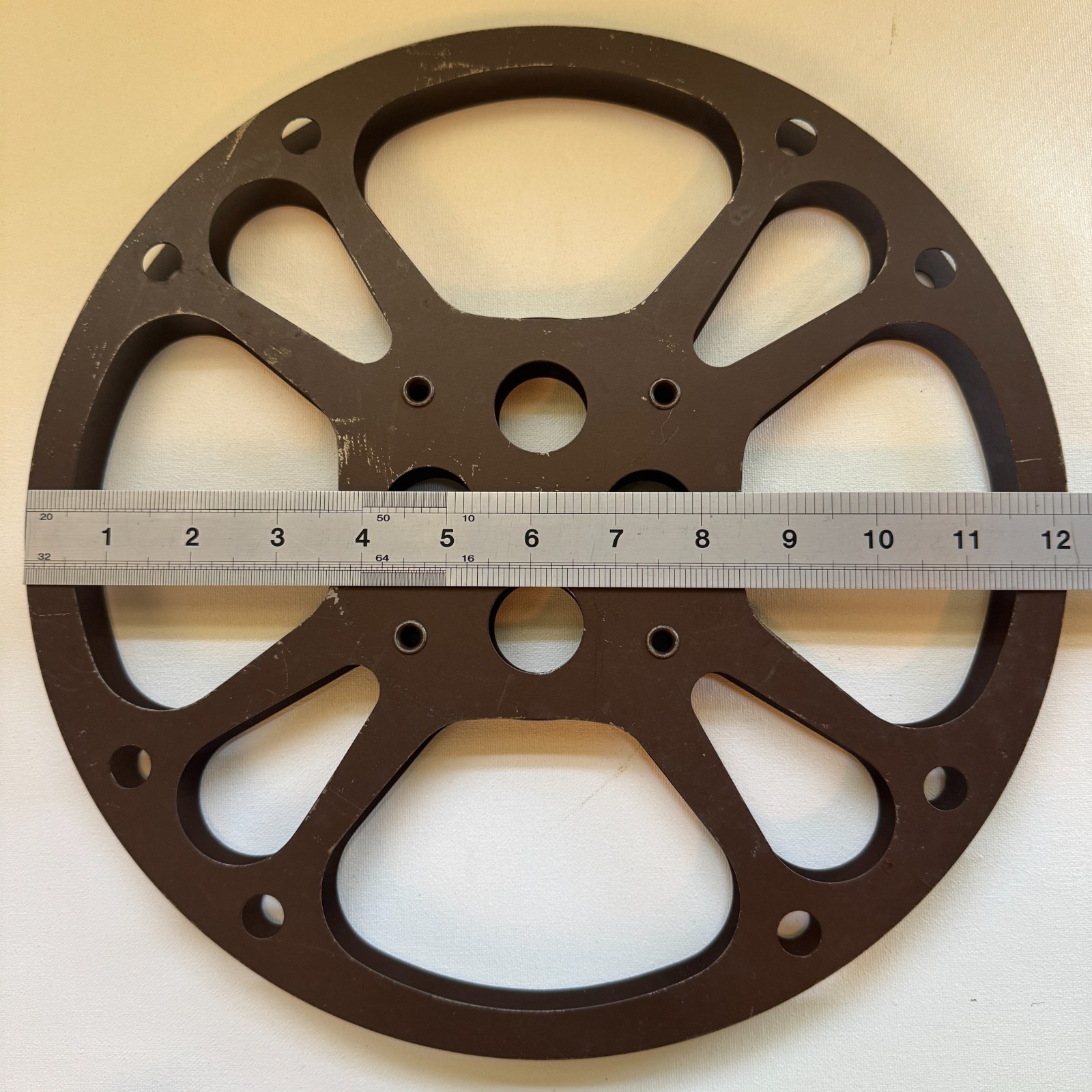16mm Metal Film Take Up Reels Lot of 2 Vintage Movie Reels 12″ & 13″