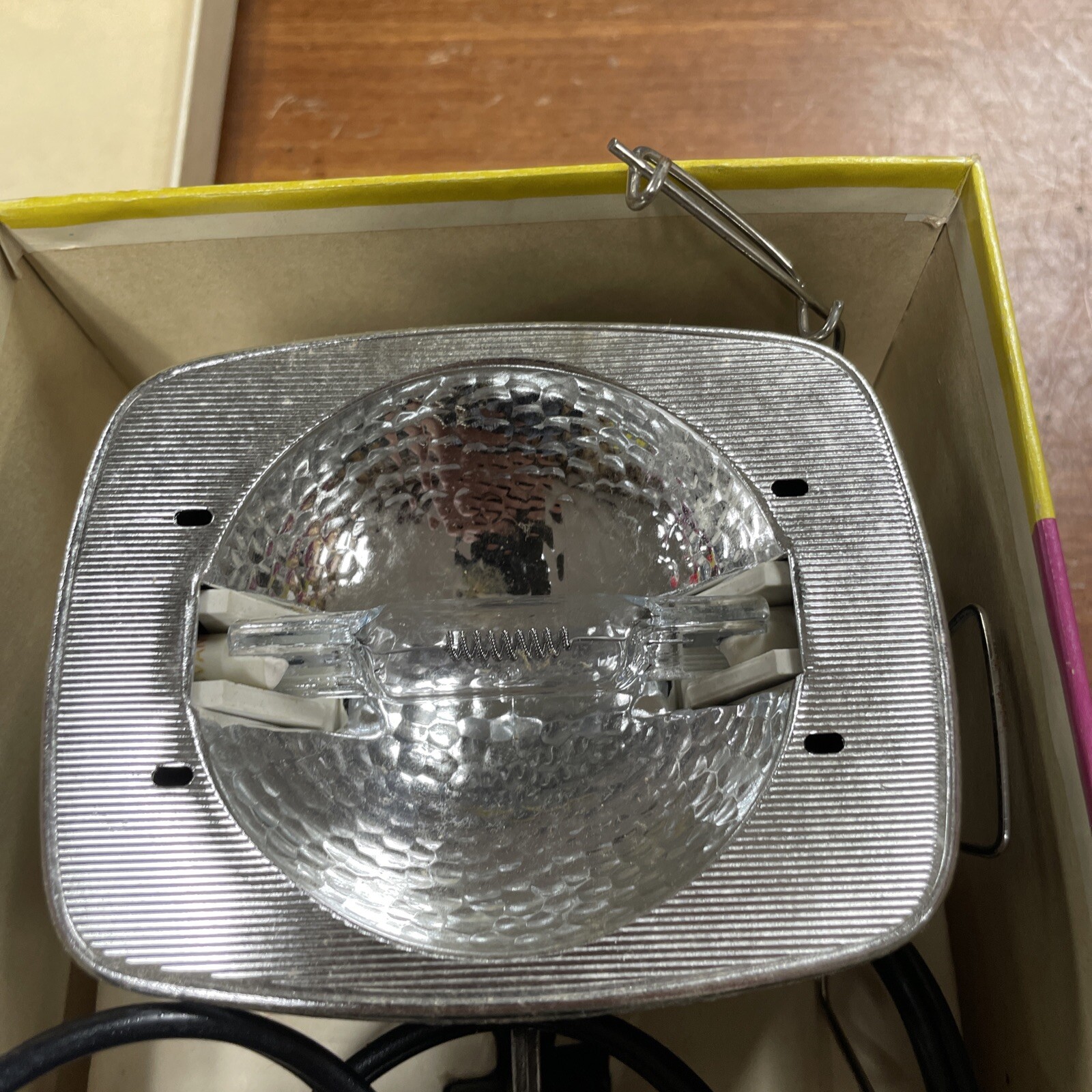 Sylvania Sun Gun Movie Light Vintage Photography Equipment Halogen Model SG-55