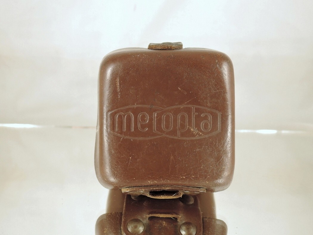 FLEXARET MEOPTA Leather box for a square lens hood B40 and four filters B36 used