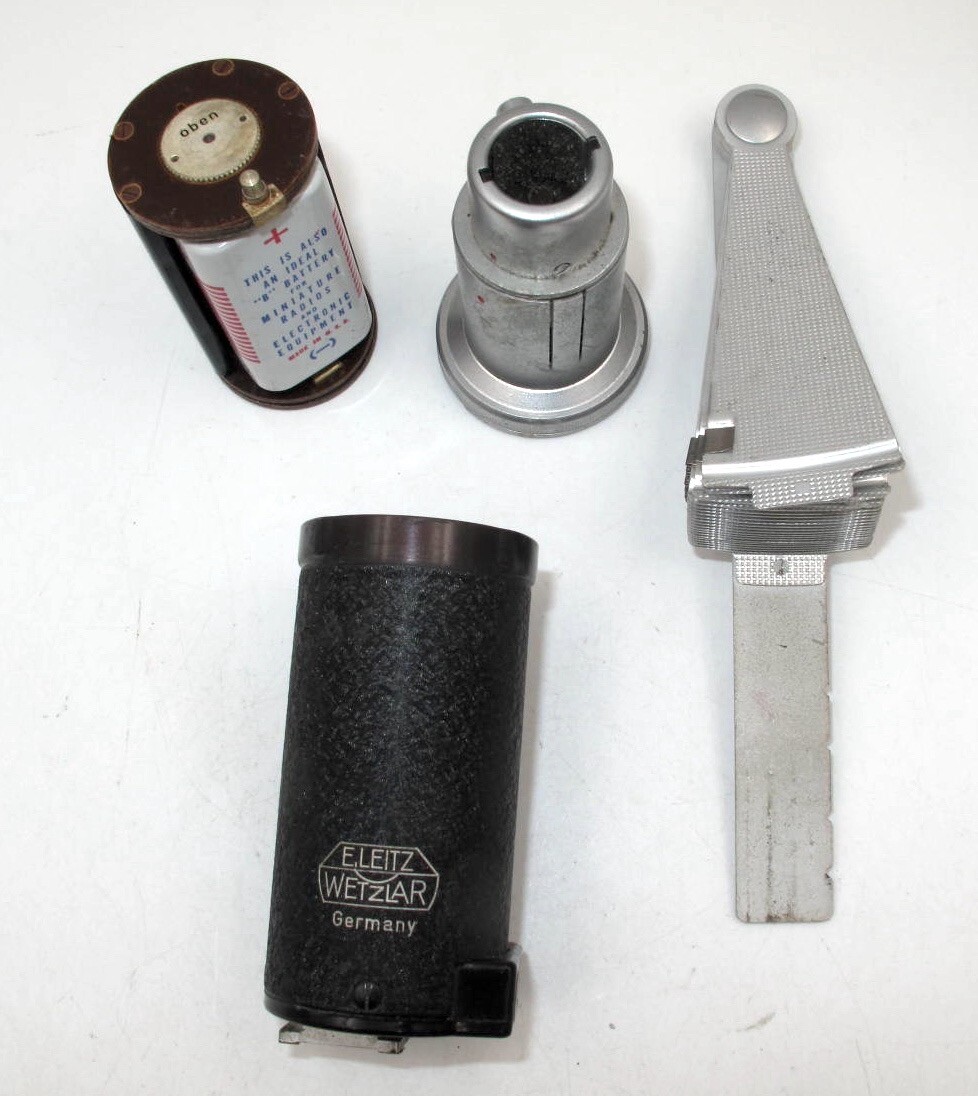 *VINTAGE* EARLY LEICA BULB FLASH UNIT-GREAT COLLECTIBLE ITEM