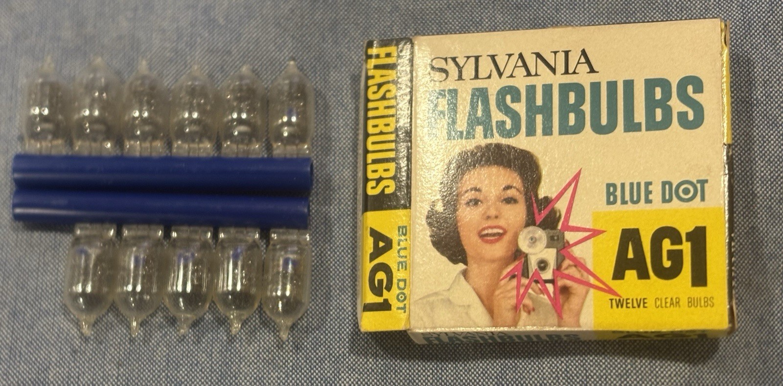 Sylvania Flashbulbs Blue Dot AG1 12 Pack Box. Only 11 Bulbs Plus Original Box