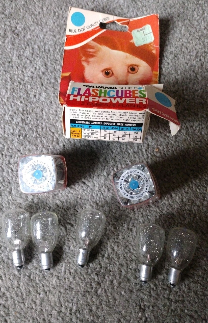Sylvania Blue Dot FLASHCUBES cubes/5 flashes) Hi-Power Plus 5 Other Flashes