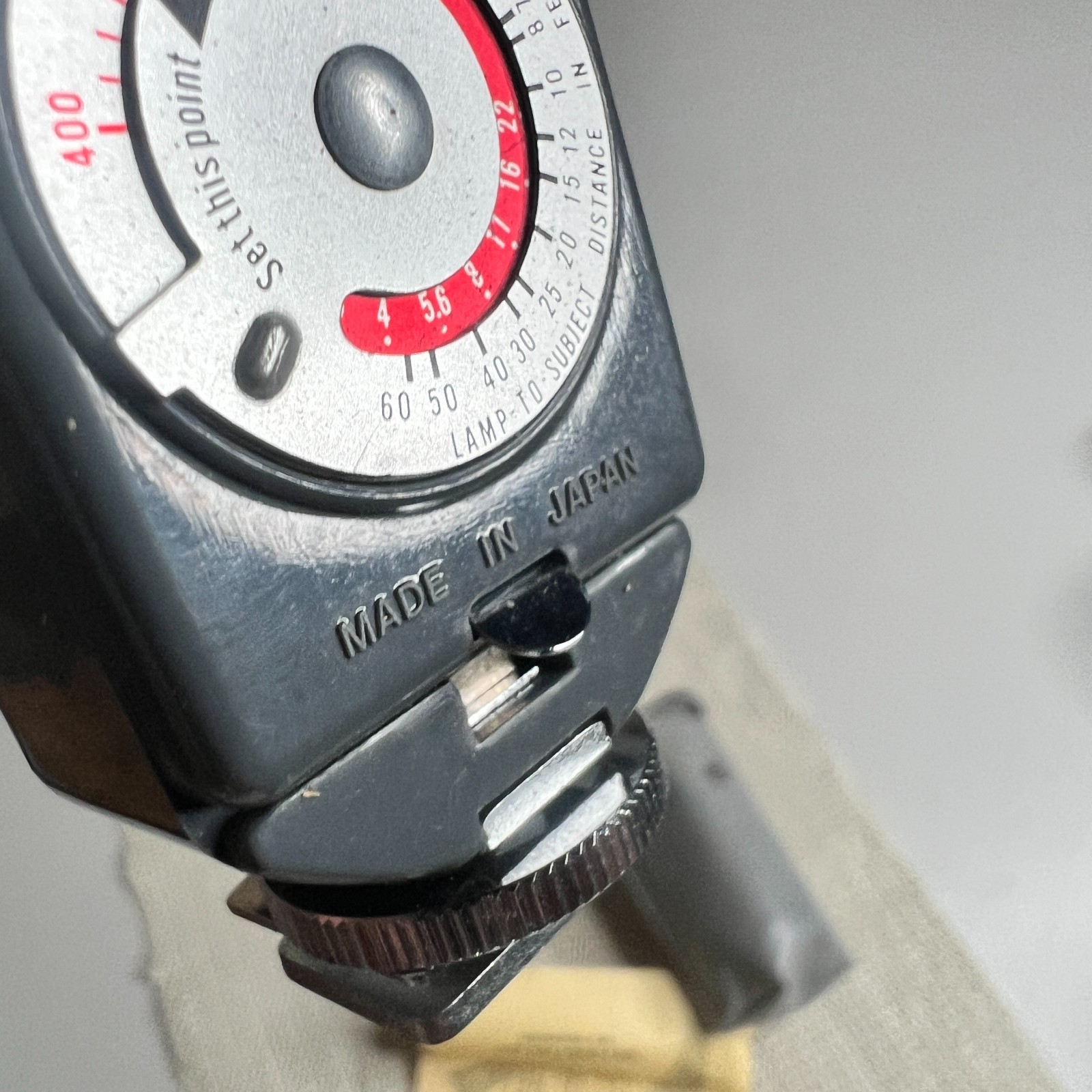Vintage Honeywell Tilt-A-Mite Camera Flash Unit Collapsible Fan Style w/case