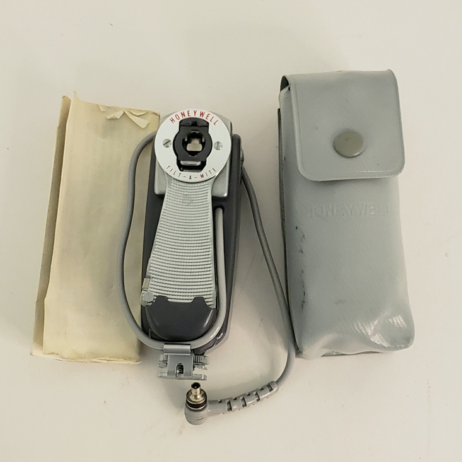 Vintage Honeywell Tilt-A-Mite Camera Equipment Flash Collapsible Fan untested