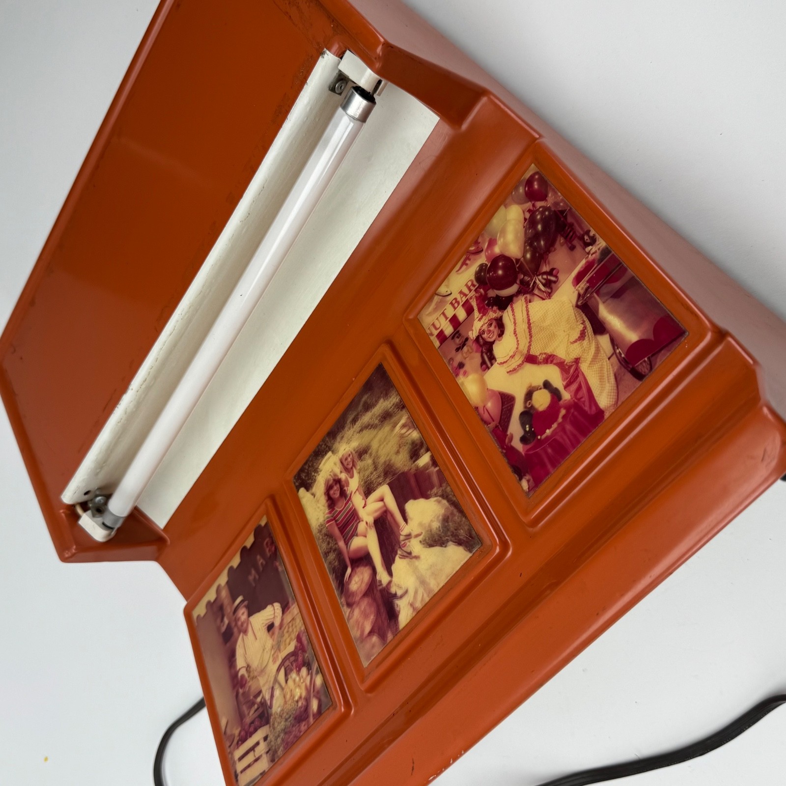 Nimslo Illuminated Lenticular Print Display Countertop Lighted Dealer Display