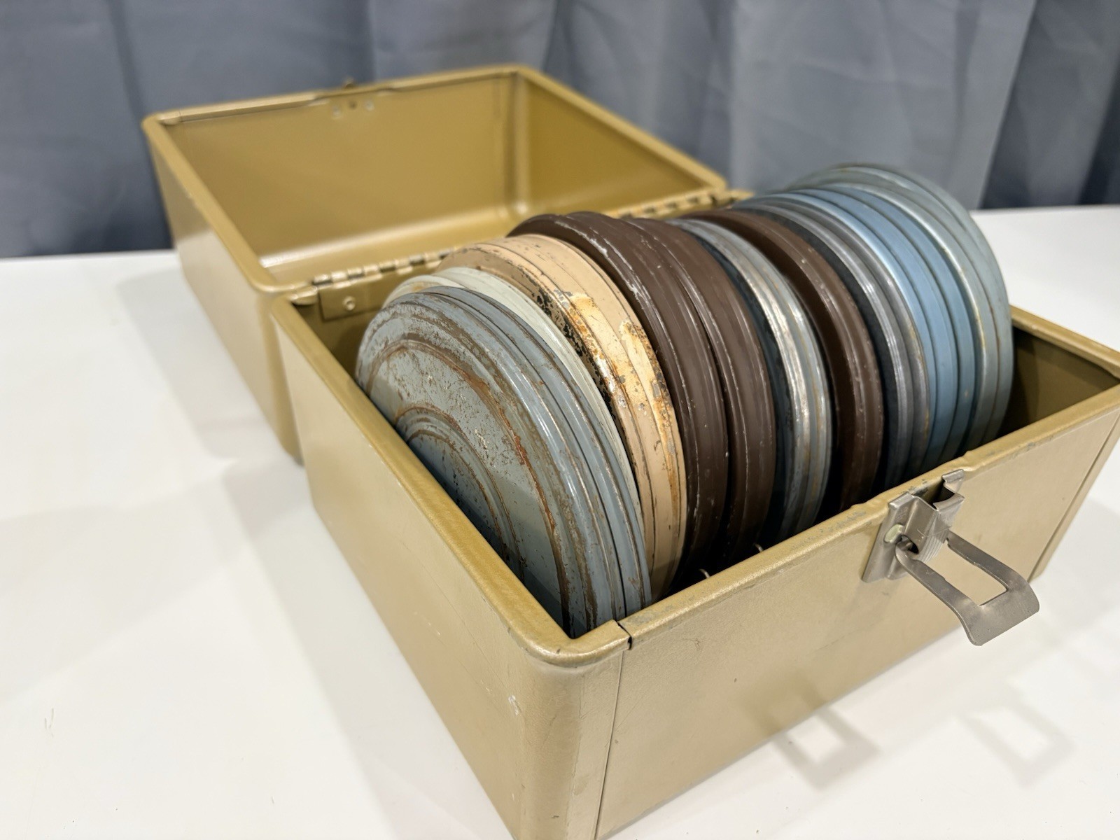 Vintage Kenco 8mm Movie Film Reel Storage Box W/ 12 Canisters & 11 Reels No Film