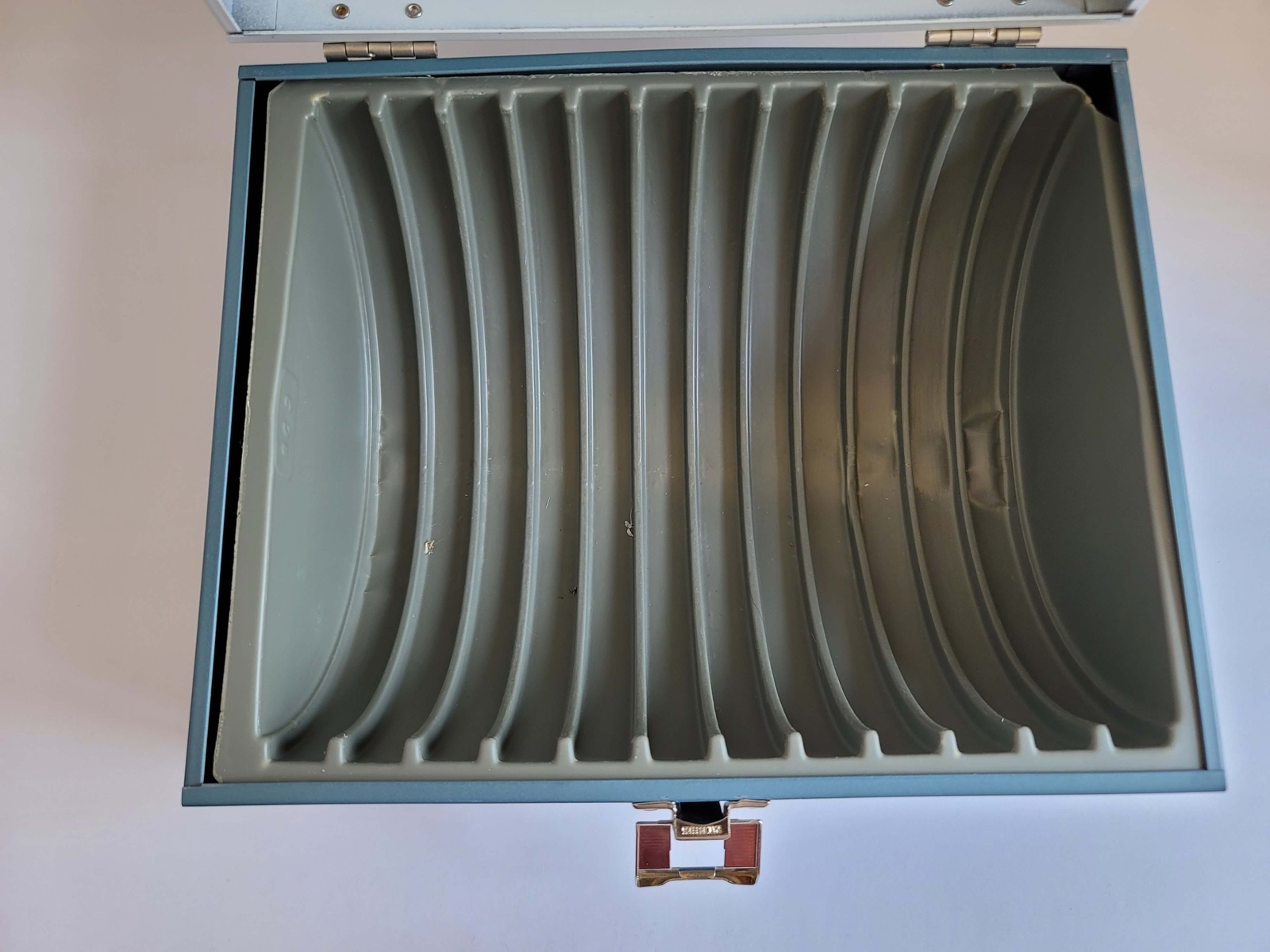 Smith Victor Film Reel Case Metal Holds 12 Reels 400 Ft. Each Super 8 & 8MM Nice