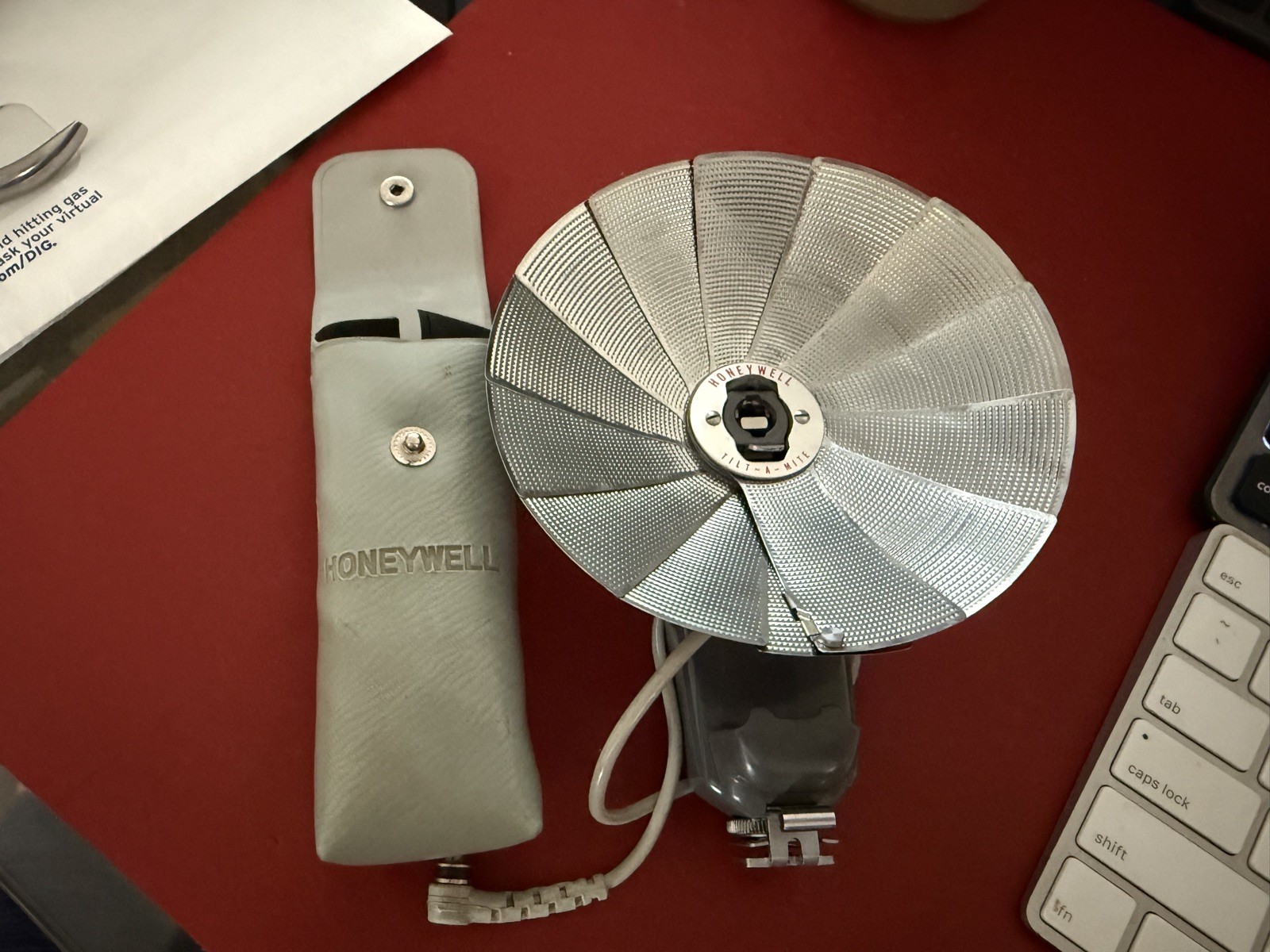 Honeywell Heiland Tilt-A-Mite Folding Fan Flash Original & Adjustable L Bracket