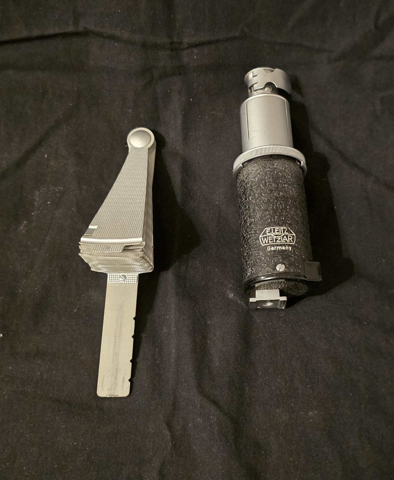 Leitz Wetzlar Synchronblitzer Flash w/ Cable & Original 1954 Manual
