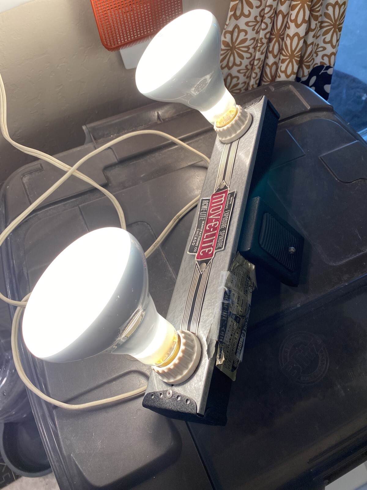 Acme-Lite Move-E-Lite Vintage Tested Works Vintage Light W/ Metal Carrying Case