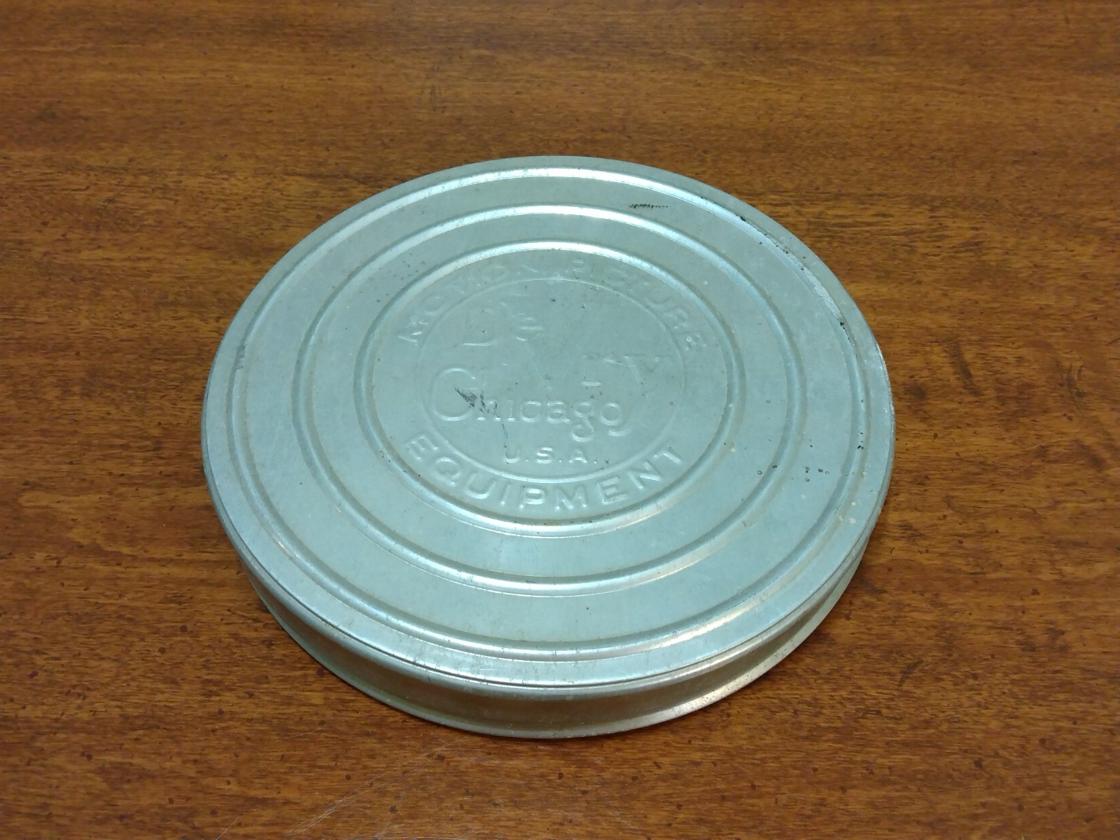 Vintage DeVry Metal Motion Picture Film Reel & Case Chicago USA