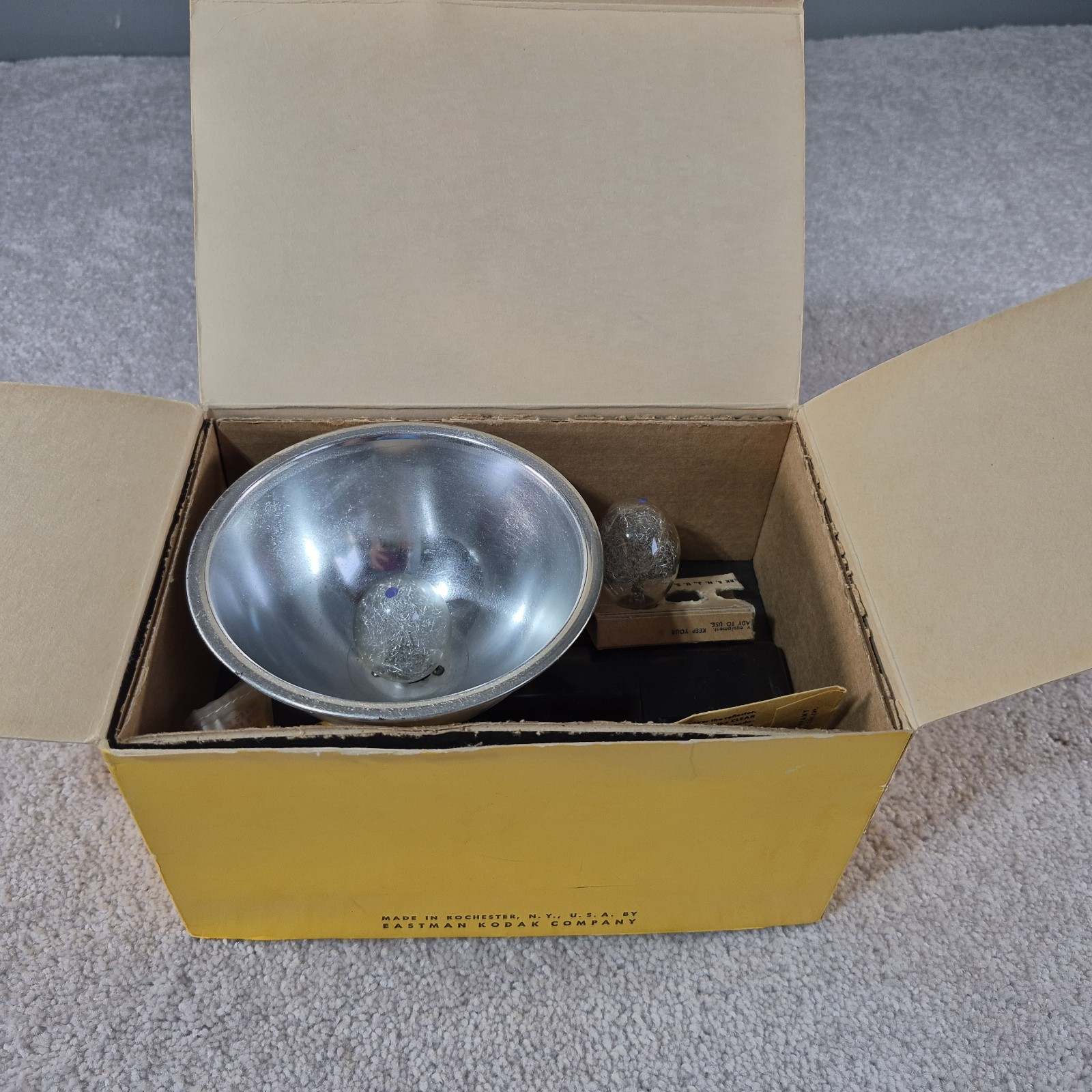 Vintage Kodak Kodalite Flasholder kit with box manual bulb Brownie Hawkeye Prop