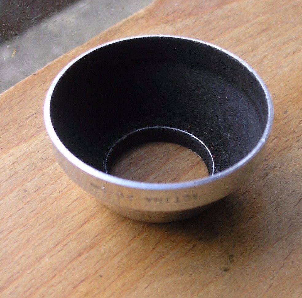 alloy actina 30.5mm screw in shade gb Lens hood