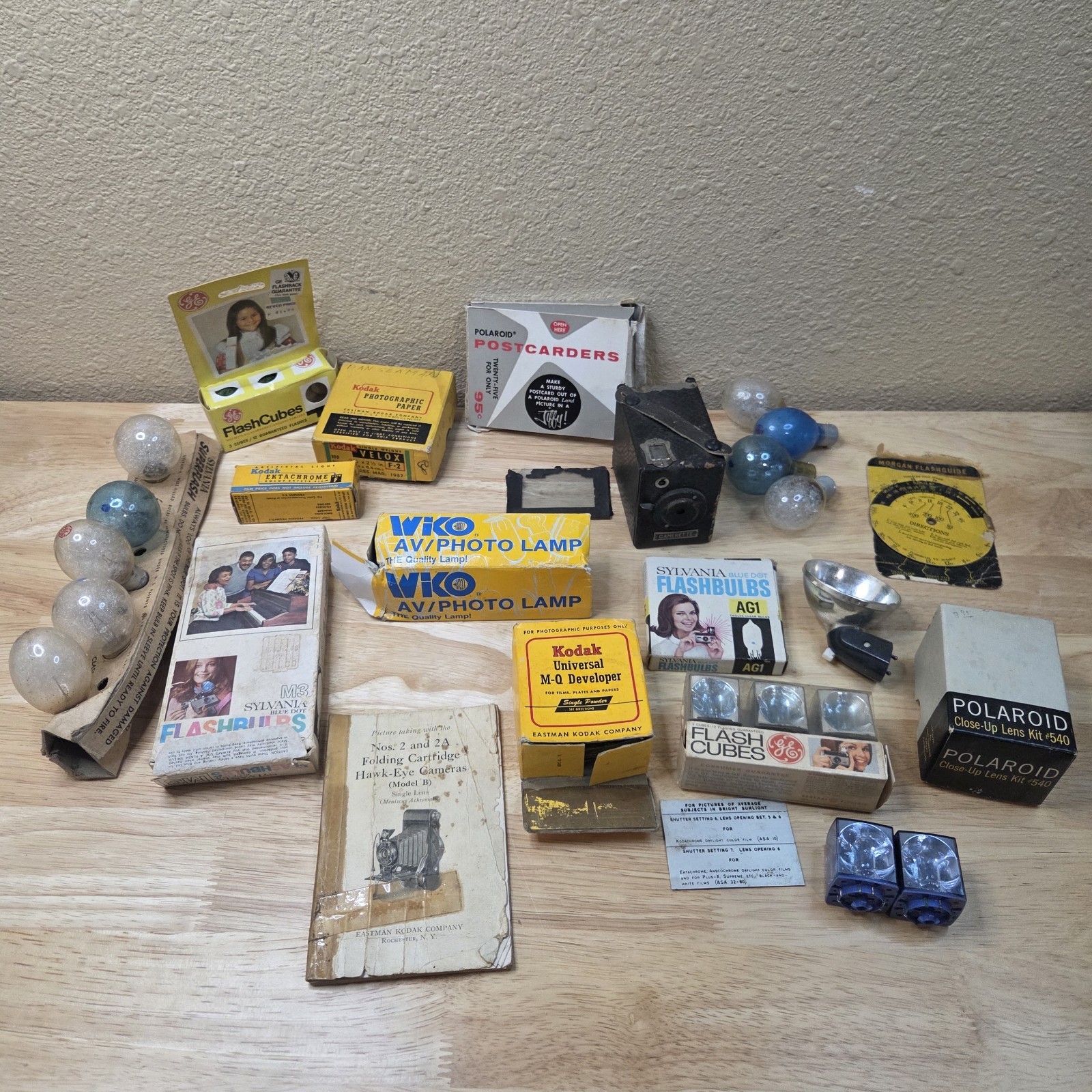 “AS IS” Vintage Photography Parts Lot: Bulbs, Camerette, FlashCubes, Kodak