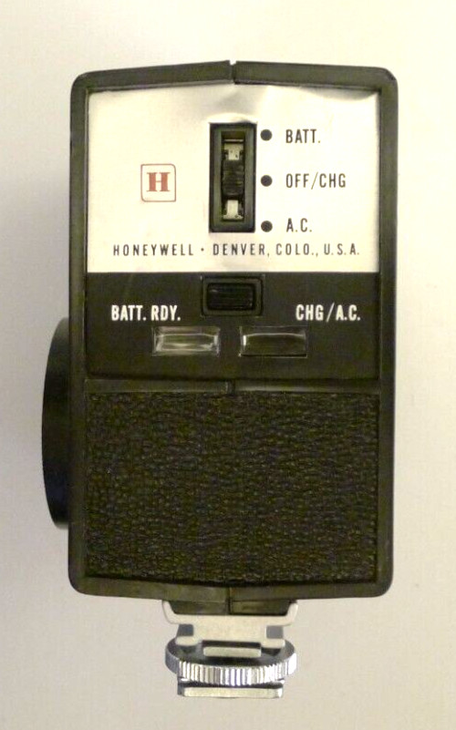 Honeywell Strobonar 400 Shoe Mount Flash with Sync Cord – Vintage