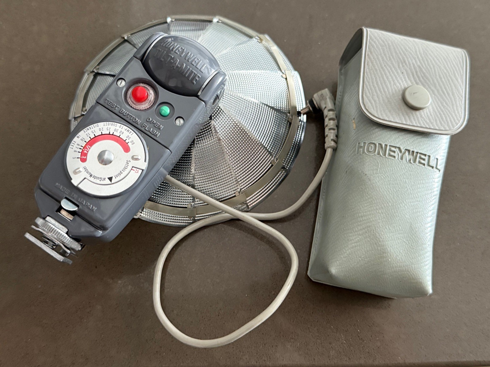 Honeywell Heiland Tilt-A-Mite Folding Fan Flash Original & Adjustable L Bracket