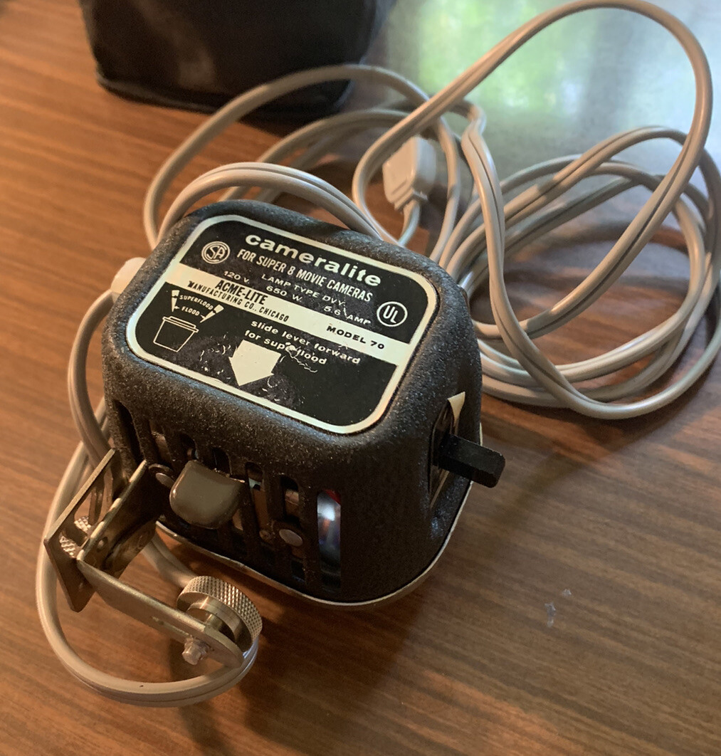 Vintage GE Cameralite 70 Acme-Lite Movie Camera Light For Super 8 Cameras – Nice