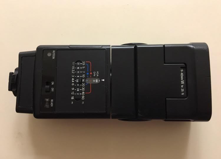 VINTAGE FLASHES FOR CAMERA, ALBINAR 90-MDT, VISTA AUTO 46, GOOD RELIABLE FLASH