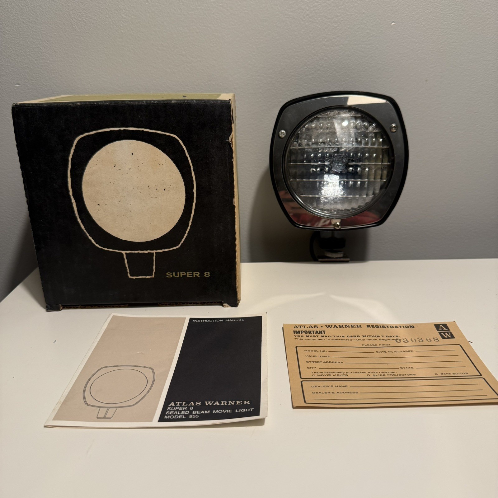 Vintage Super 8 Movie Light Model 855 w/ Box Atlas Warner Sealed Beam Works!