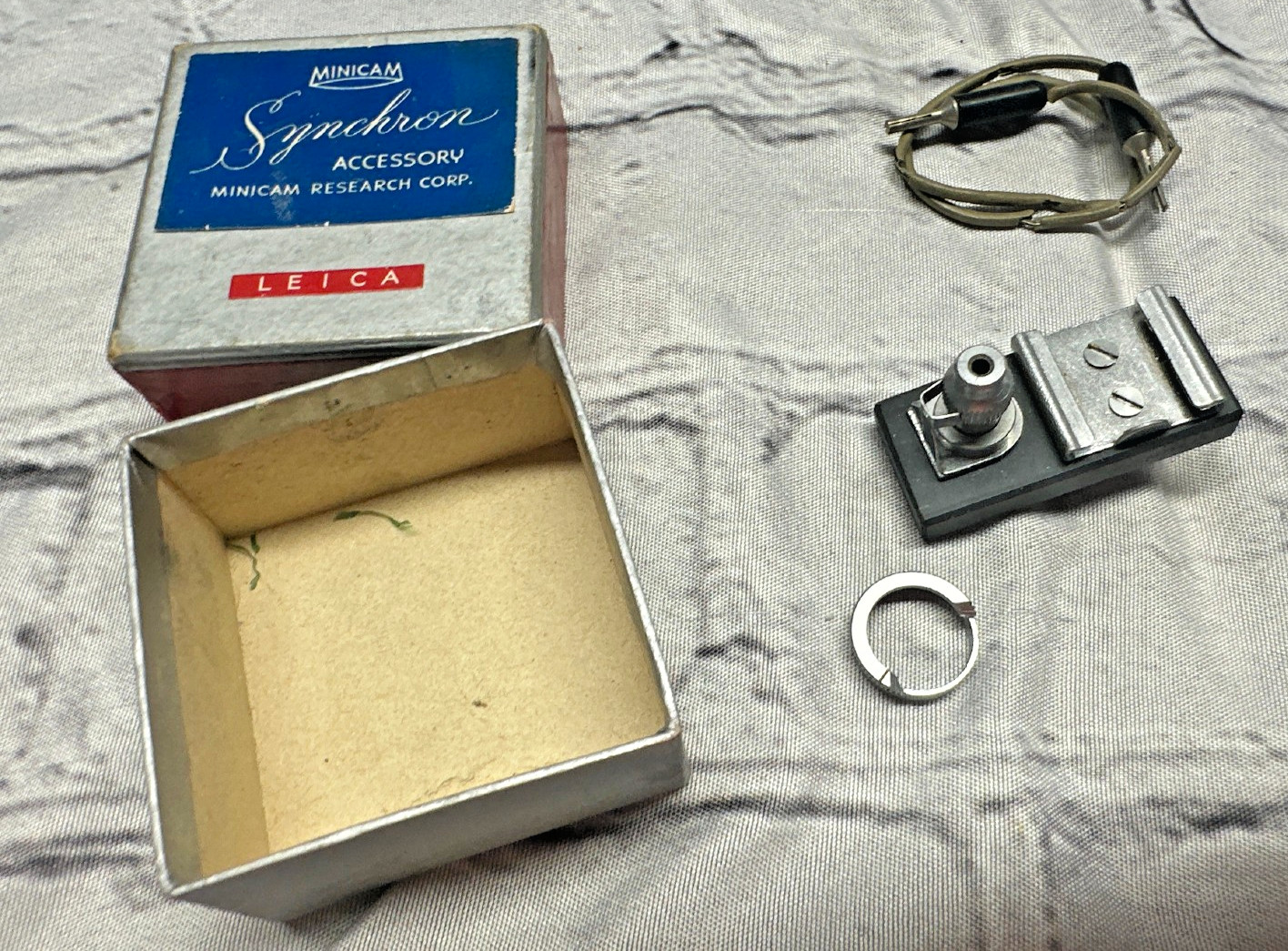 Minicam Synchron accesory Leica IIIc Camera Accesory Flash Shoe Mount Handiflash