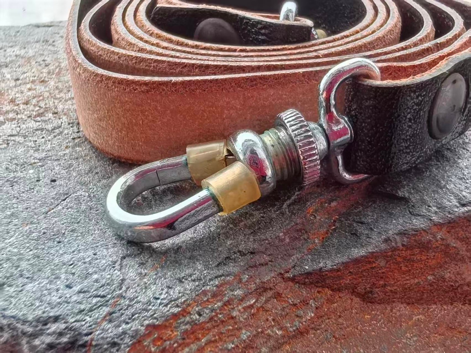 Strap for Leica SM Bodies #1 ……….. Minty
