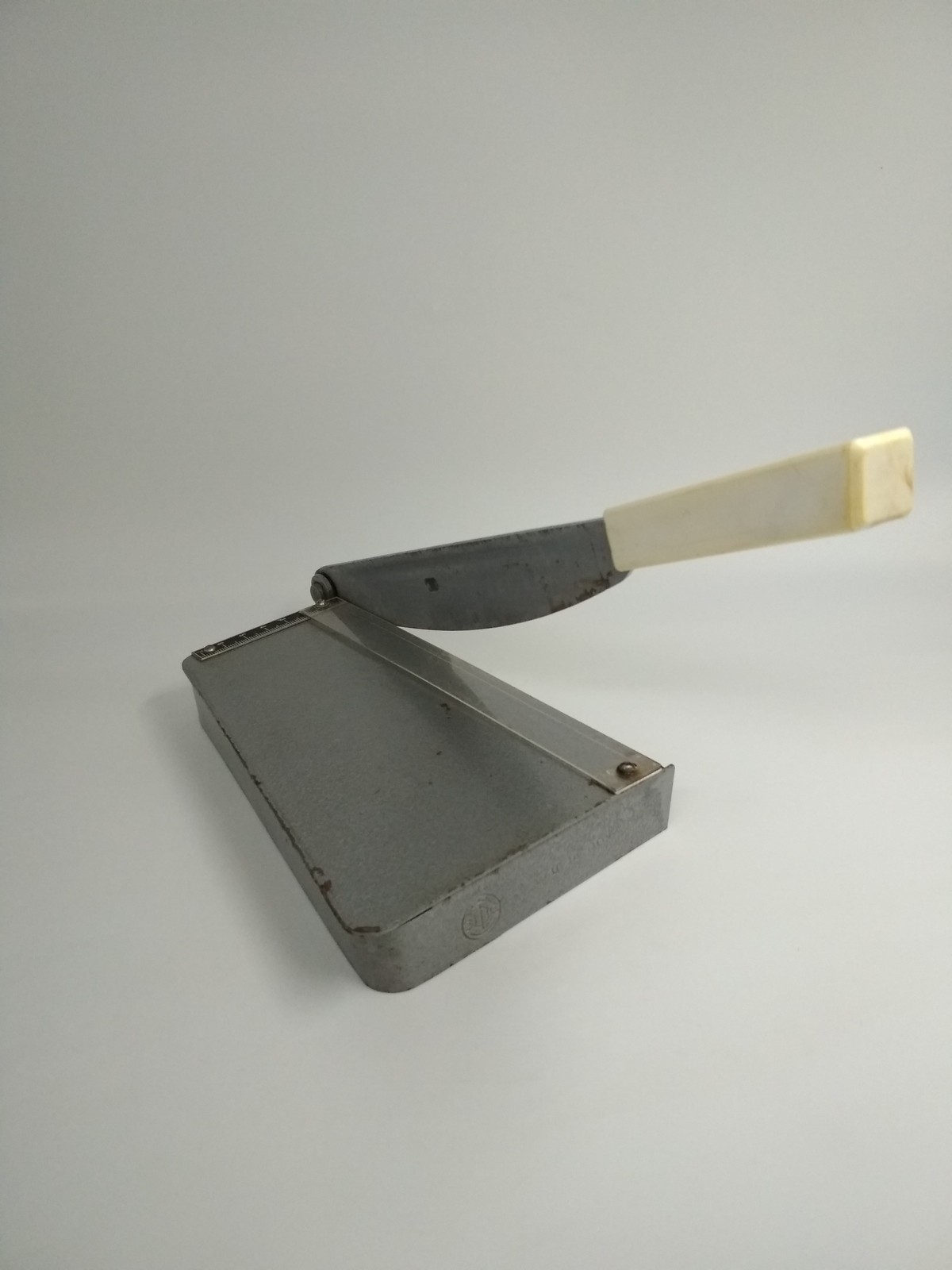 Soviet photo paper cutter (straight, even cut), photo cutting, *1168