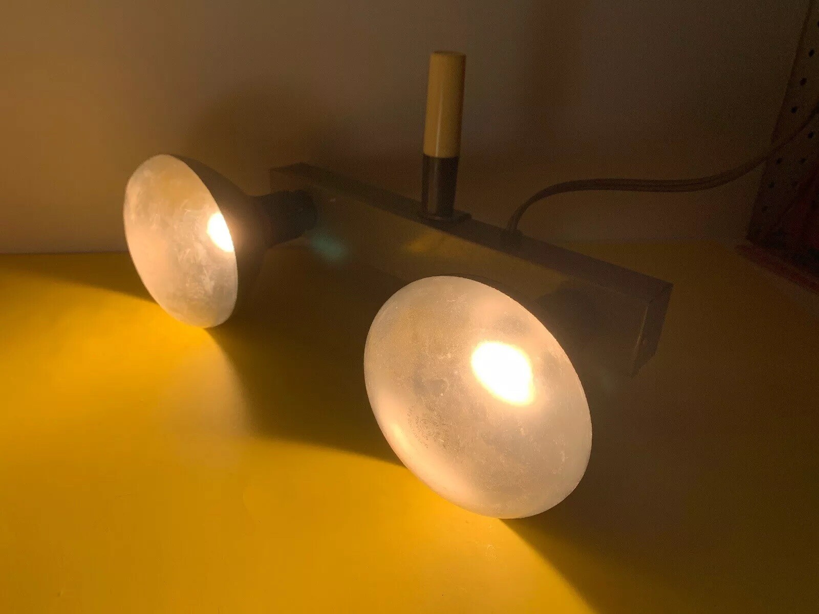 Logan Electric Model No. 220 Lite Holder 2 Light Bar Vintage Photography Lamp