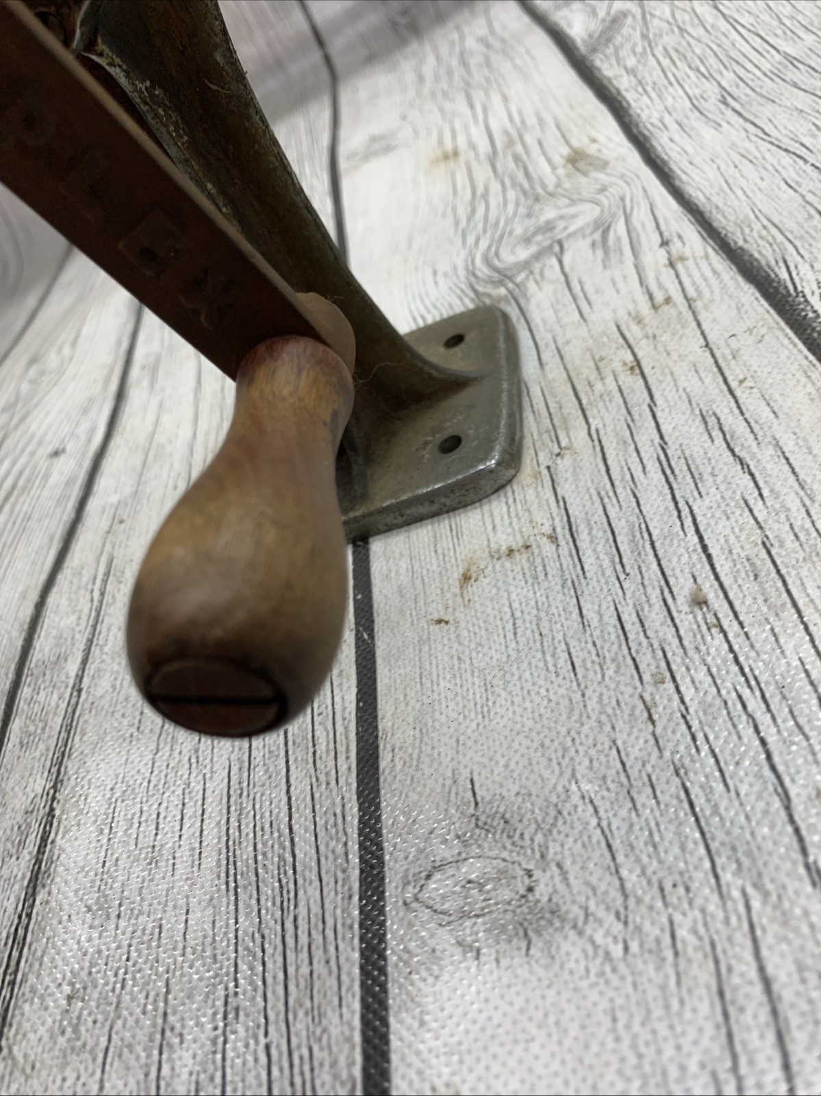 VINTAGE Duplex Reel Spool Winder Cast Iron W/ Tan Handle Spool
