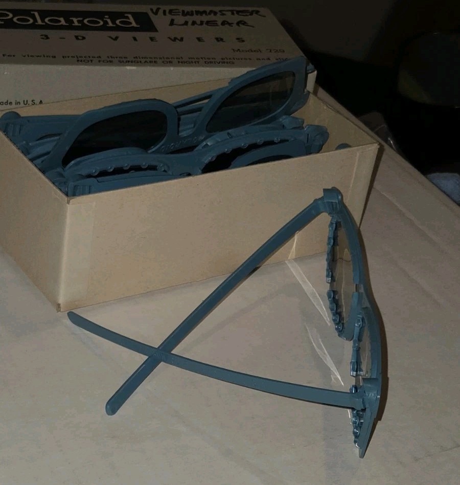 VINTAGE NIB POLAROID 3-D Viewer GLASSES 7 Pairs Per Box