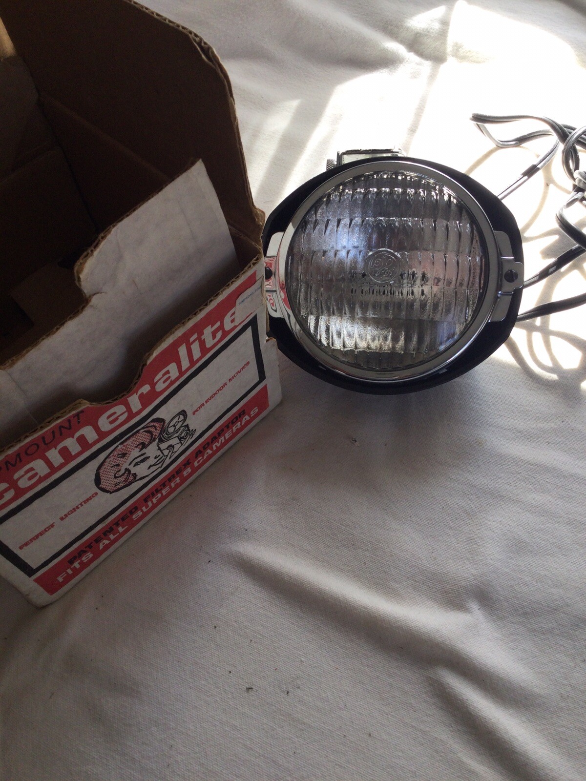Acme-Lite ‘Cameralite’ – (electric) movie camera lite in orig box.
