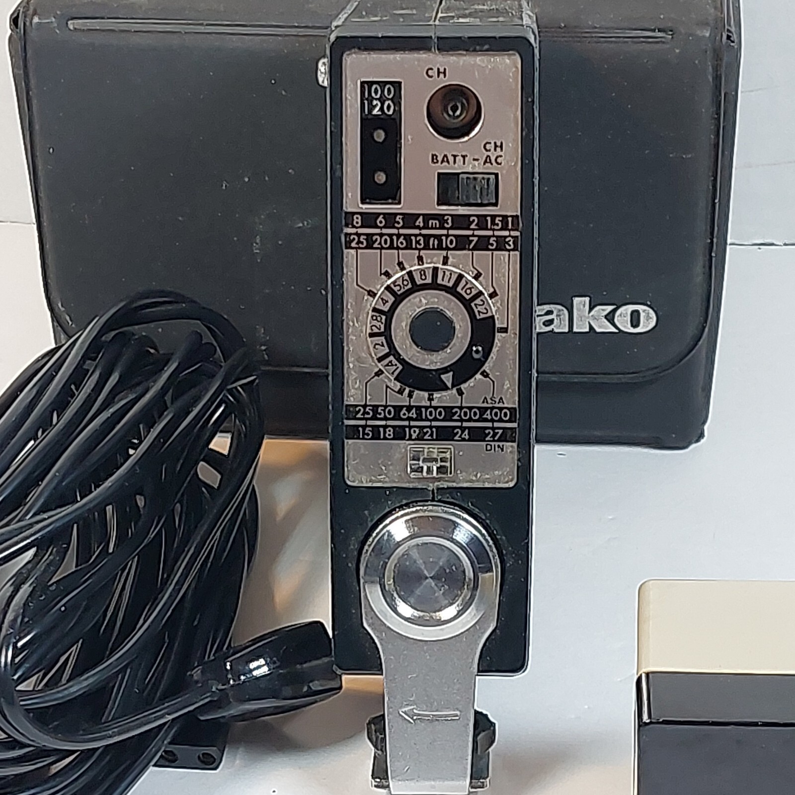 Vintage Kako Hi-Beam 2400 Camera Flash With Case AC Adapter-Power Cord Untested