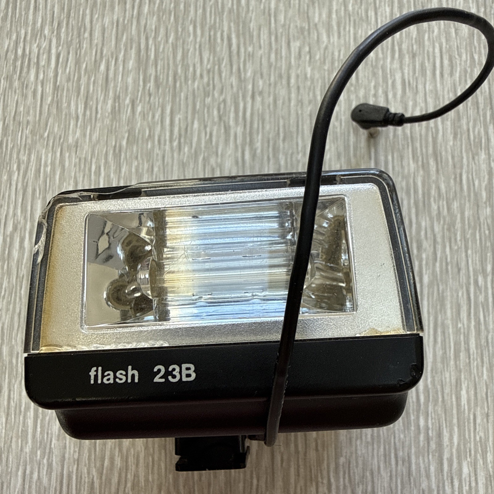 Vintage Phillips Flash Cube 23B with Connecting Wire Untested Sold As-Is