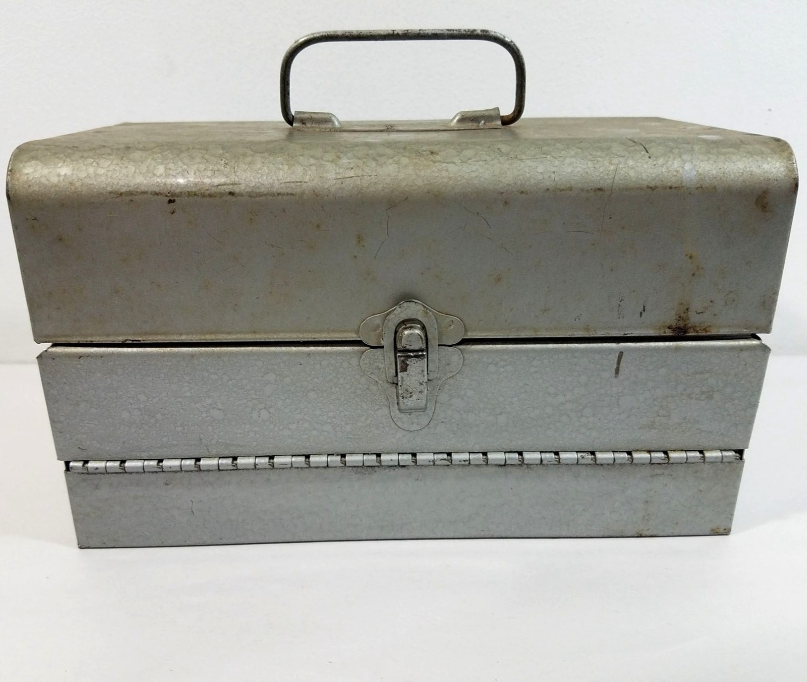 Metal 8mm Movie Film Reel Can Storage Box Slotted 13 Slots For 5″ Reel Cans Vtg