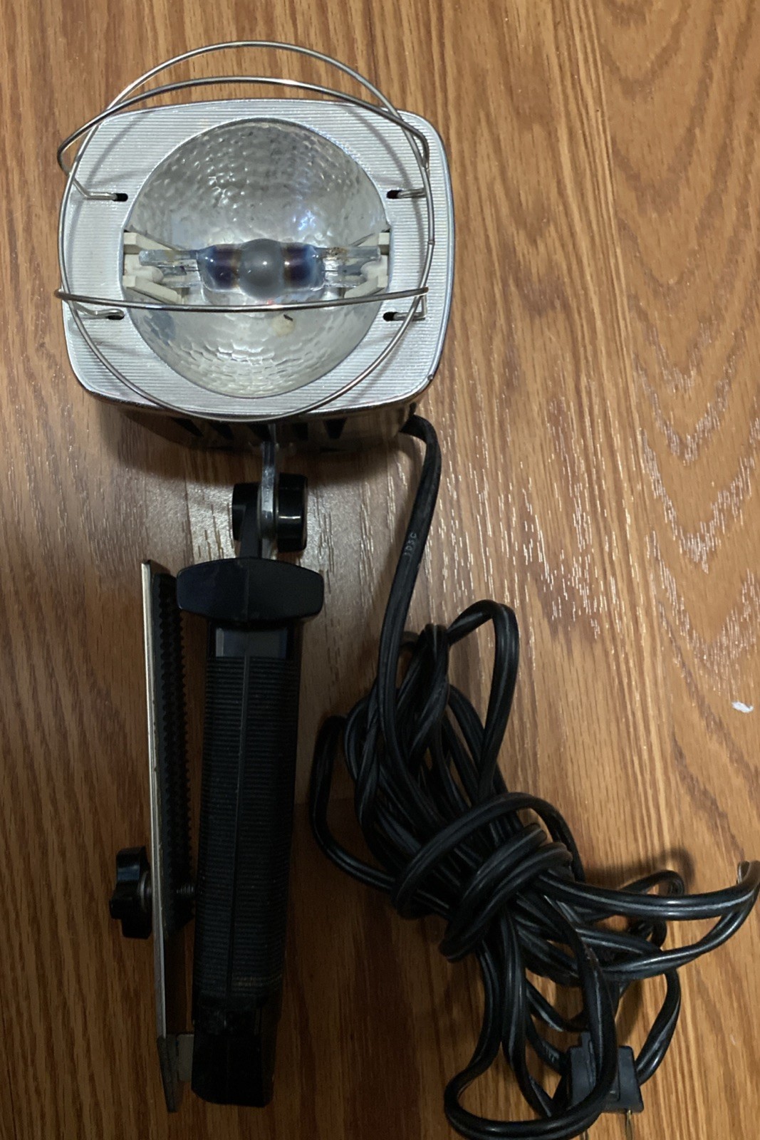 Vintage Sylvania Sun Gun2 Movie Light/w Bracket SG55. For Vintage Camera Users