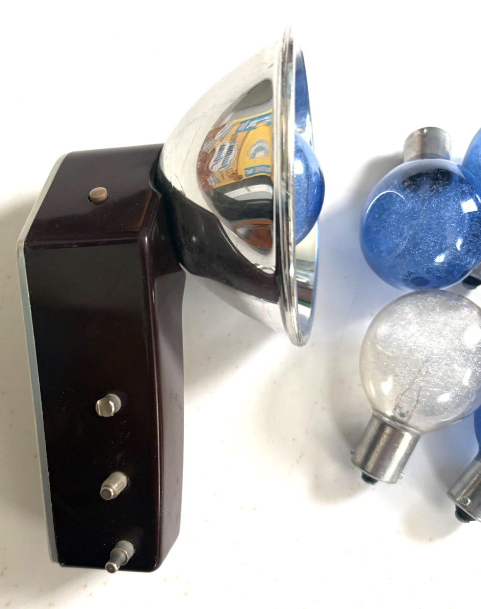 Vintage Kodalite Midget Flasholder & 7 Sylvania P25 Bulbs – Brownie Camera