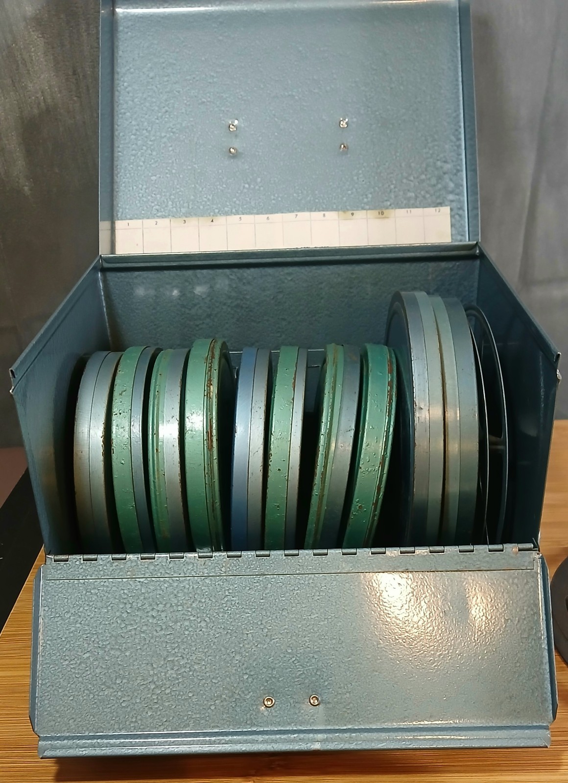 VTG Logan Deluxe Metal 8mm Film Chest 12 Slots Box Storage + 12 Reels & Cases