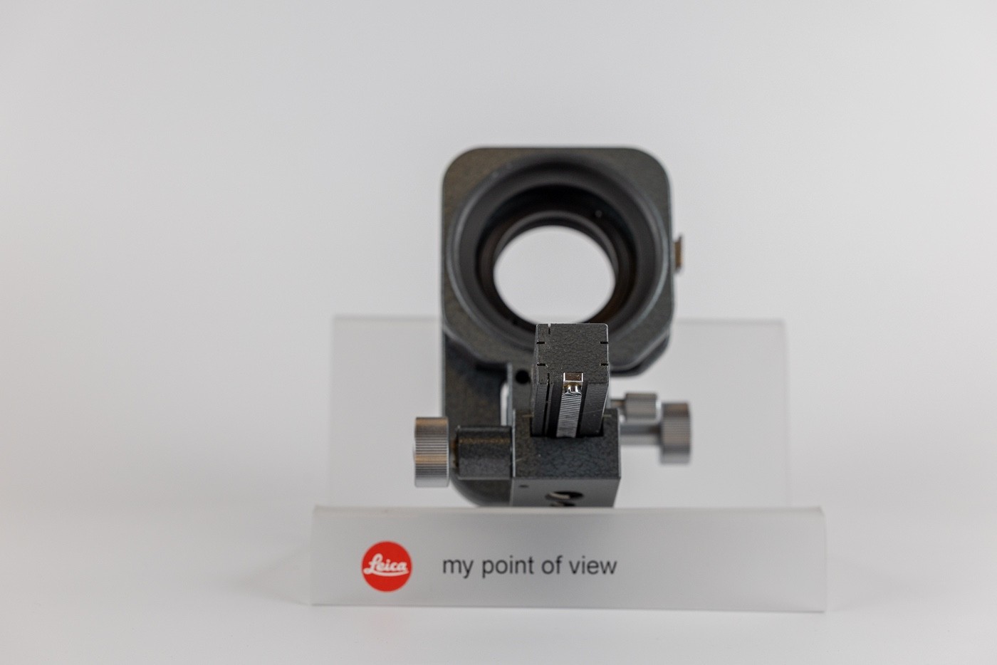 Leica 16556P Bellows w/ 16557Q Focusing Rail Macro System w/ Box M Mount
