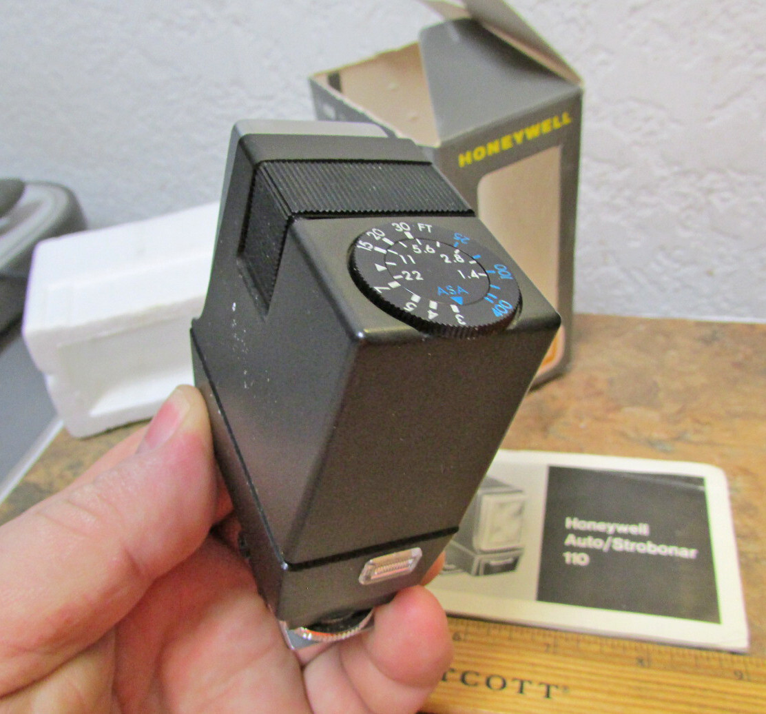 Vintage Honeywell Auto / strobonar 110 camera flash, original box & instructions
