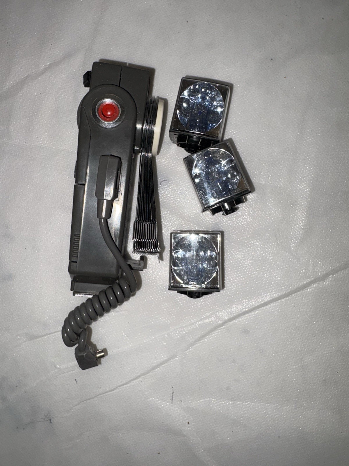 Vintage Sunset Brand Camera Flash With 3 Bulbs. Unknown Condition