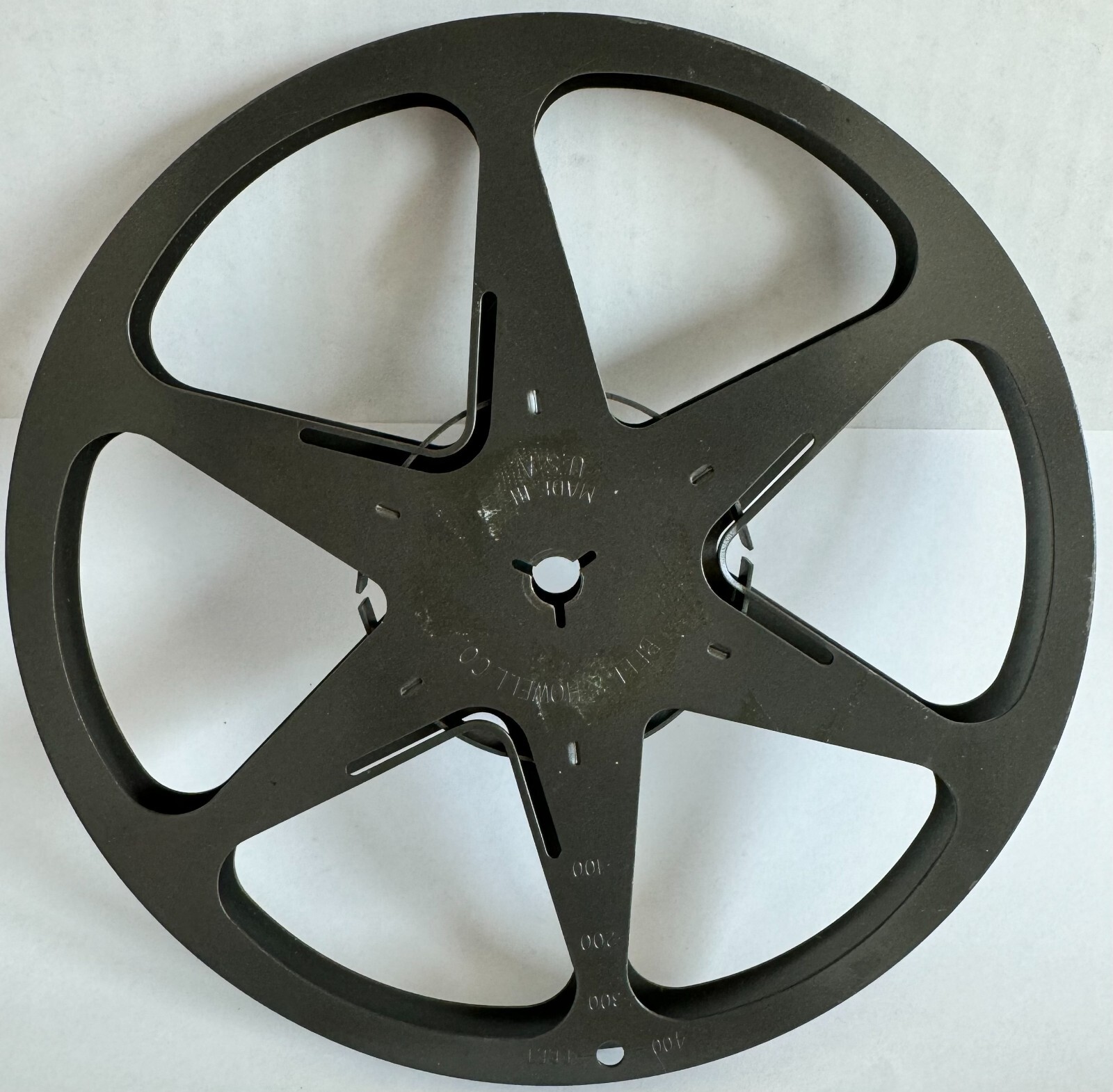 Bell & Howell 7″ Brown 400′ 8mm Film Take Up Reel In Aluminum Cannister
