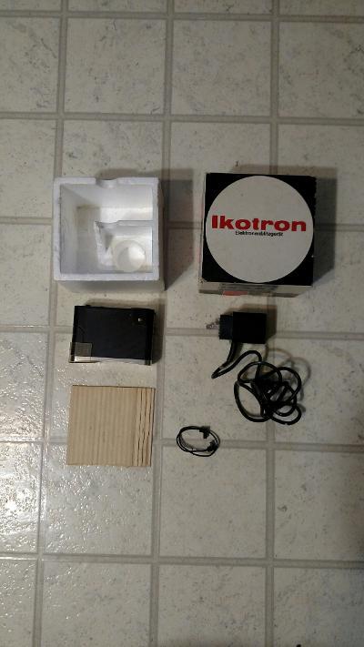 Vintage Zeiss Ikon – Ikotron C1 Film Camera Flash Box/ Stocko U170 Normal 8 Reel