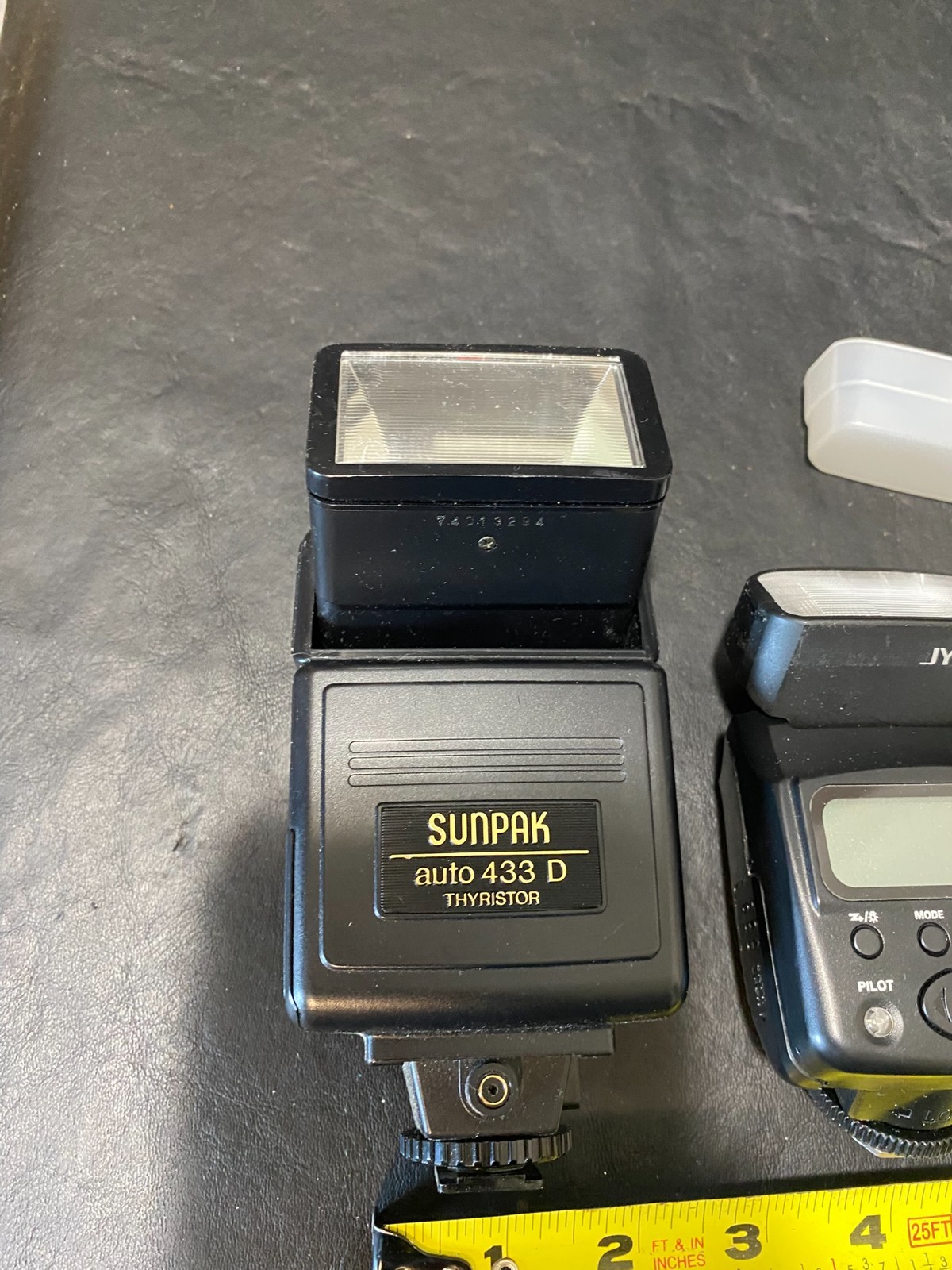 camera flash lot Sunpak auto 433 D Thyristor Speedlite JY610C Promaster LED 120
