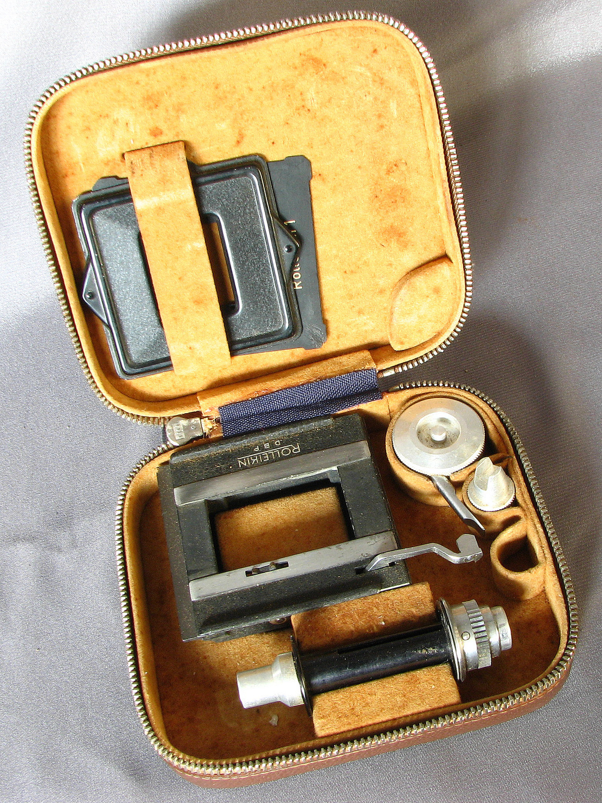Rolleiflex Rolleikin 35mm Film Adapter In Leather Case For 2.8