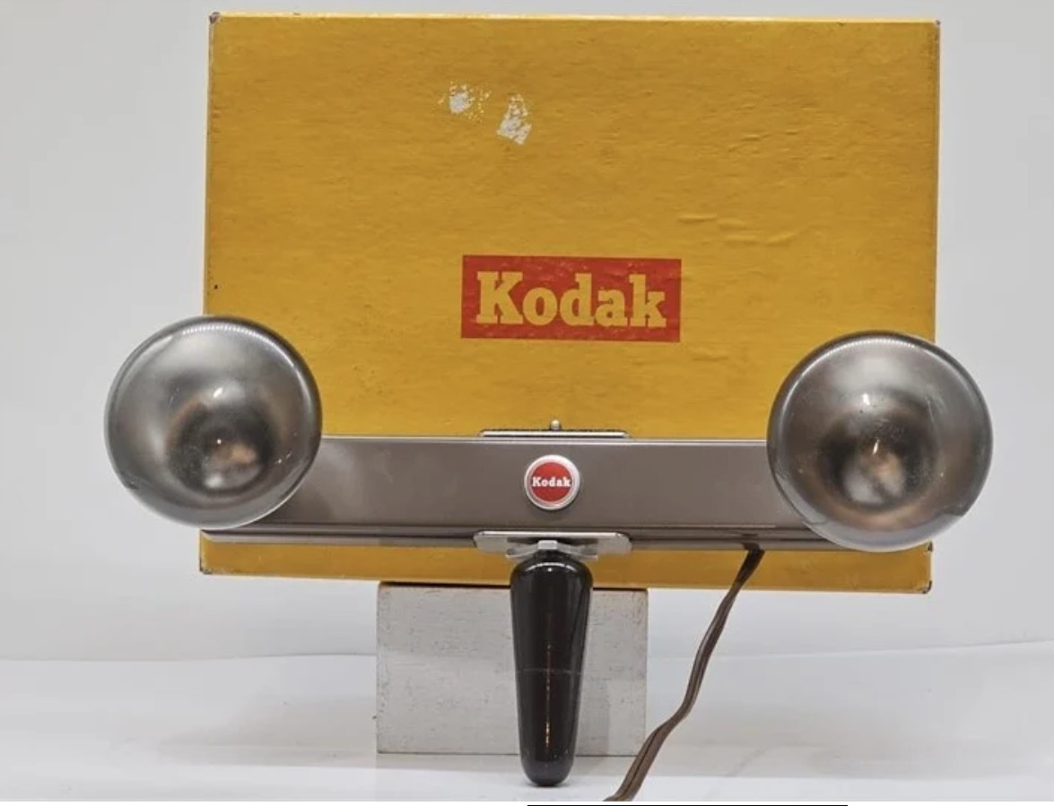 VtG Kodak Brownie 2 Lamp Movie Light Bar w/Handle -Model 1 no 77T Org Box- WORKS