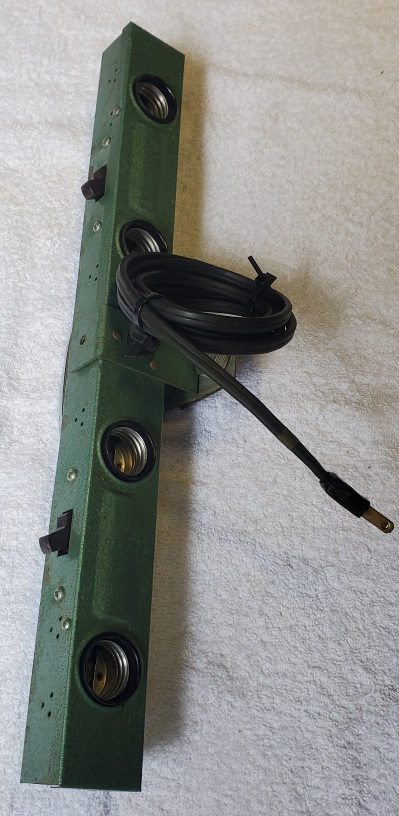 1950’s Broadway Theater Lighting Equiptment Stage Producers 18″ Light Bar 4 Bulb