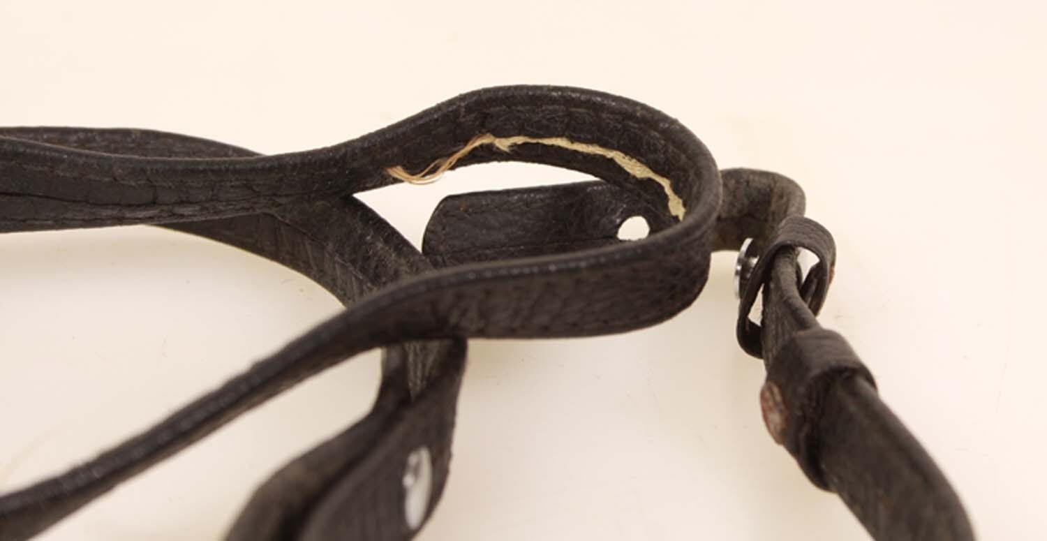 LEATHER CAMERA STRAP – VINTAGE 1980s