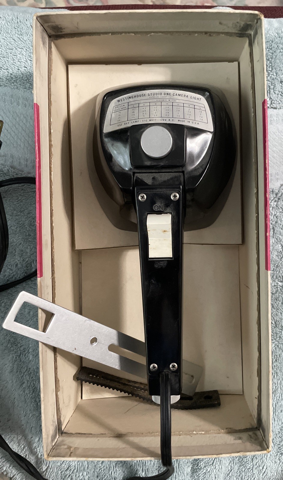 VINTAGE WESTINGHOUSE STUDIO ONE CAMERA LIGHT , WORKS GREAT!