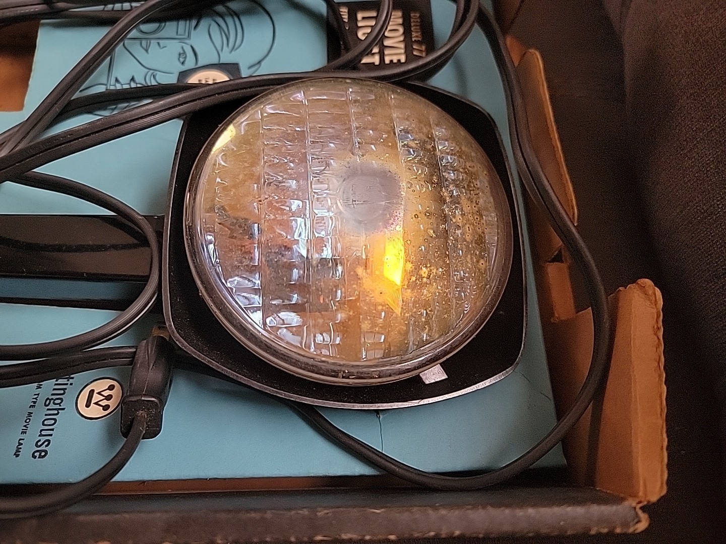 VTG WESTINGHOUSE SEALED BEAM TYPE MOVIE LAMP USED STILL WORKING
